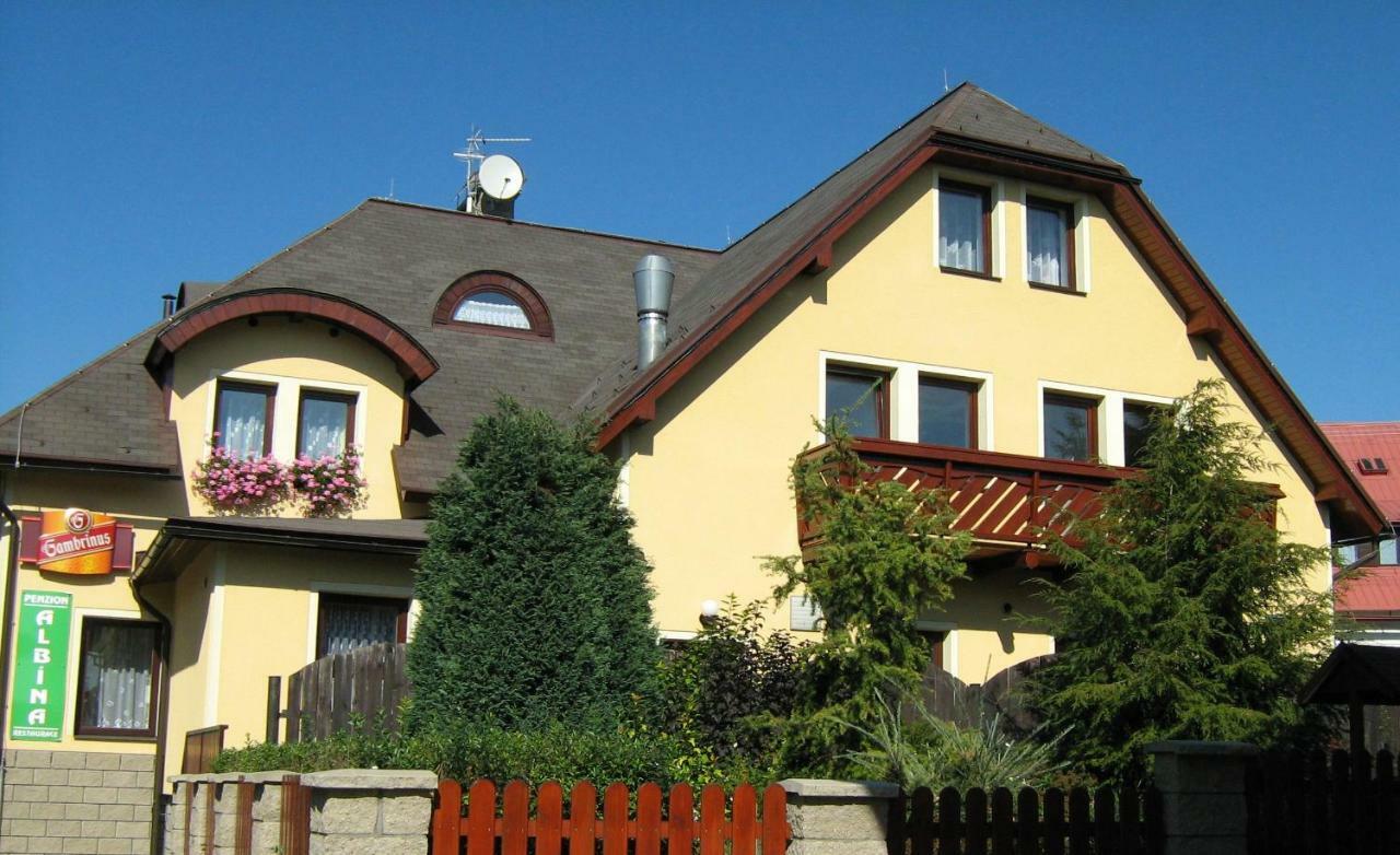 Penzion Albina - Restaurace Vysoke nad Jizerou Bagian luar foto