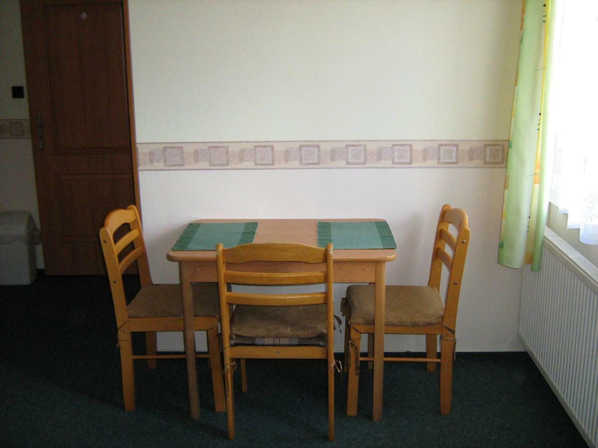 Penzion Albina - Restaurace Vysoke nad Jizerou Bagian luar foto